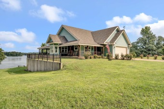 Lake Home Off Market in Murchison, Texas