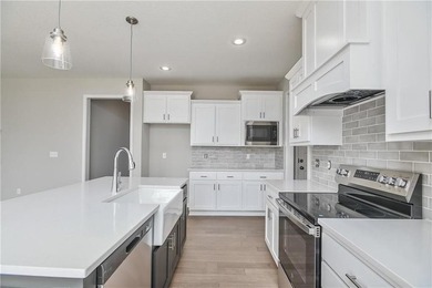 The Brooklyn II By Prieb Homes. This 5 bedroom, 4 bath home - photo 13