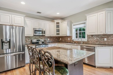 Beautiful 4-bedroom, 2.5-bath Colonial offering spacious living - photo 16
