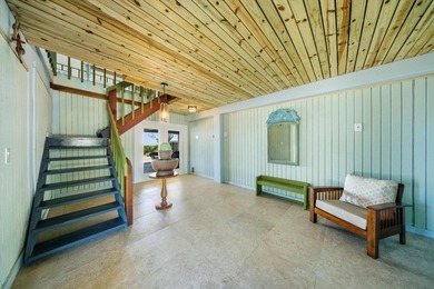 Stunning oceanfront home. This 4-bedroom, 3-bathroom home is a - photo 19