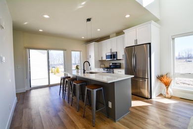 This home is located in one of Oak Creek's finest communities - photo 19