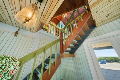 Stunning oceanfront home. This 4-bedroom, 3-bathroom home is a - photo 20