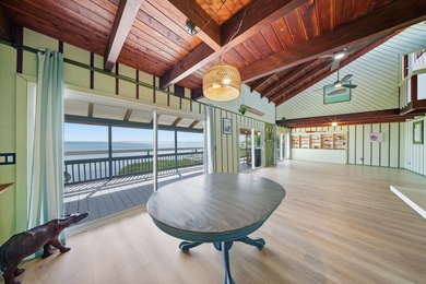 Stunning oceanfront home. This 4-bedroom, 3-bathroom home is a - photo 22