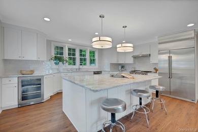 Perched above the Hudson River on 3.5 gated acres in the heart - photo 23