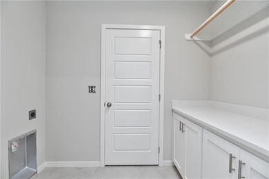 The Brooklyn II By Prieb Homes. This 5 bedroom, 4 bath home - photo 26