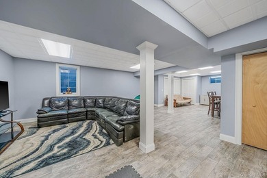 Beautiful 4-bedroom, 2.5-bath Colonial offering spacious living - photo 31