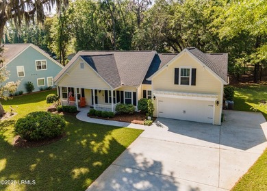Located in the coveted Sommerset Point community, this - photo 2