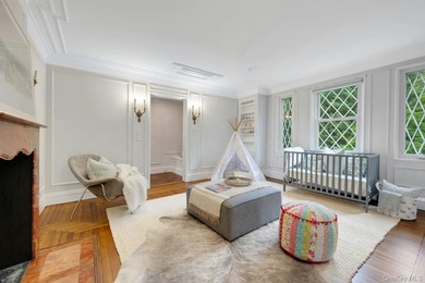 Perched above the Hudson River on 3.5 gated acres in the heart - photo 32