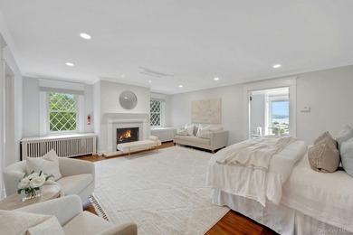 Perched above the Hudson River on 3.5 gated acres in the heart - photo 33