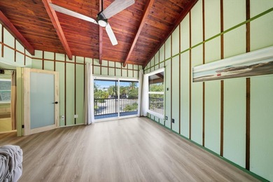 Stunning oceanfront home. This 4-bedroom, 3-bathroom home is a - photo 36