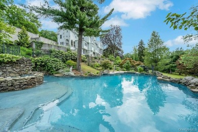 Perched above the Hudson River on 3.5 gated acres in the heart - photo 46