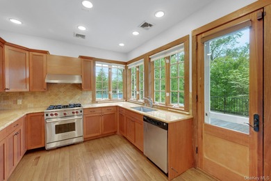 Perched above the Hudson River on 3.5 gated acres in the heart - photo 47
