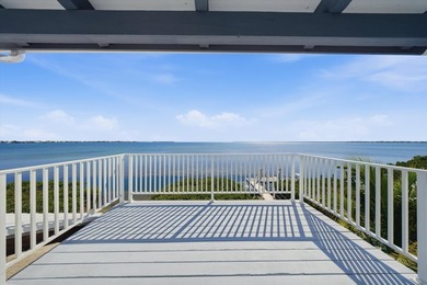 Stunning oceanfront home. This 4-bedroom, 3-bathroom home is a - photo 49