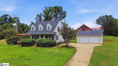 Welcome home to this beautiful 3-bedroom, 2-bath residence in - photo 2
