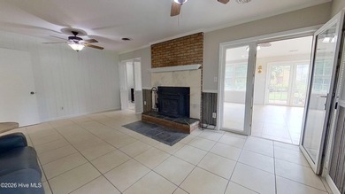Come and see this beautiful well-maintained 3 bedroom, 2 and a - photo 22