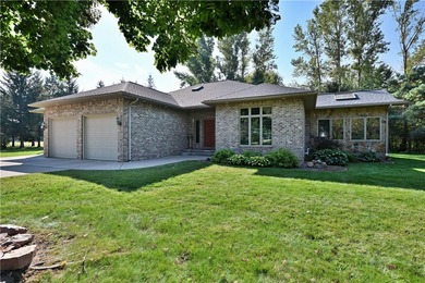 High quality craftmanship and custom design highlight this - photo 2