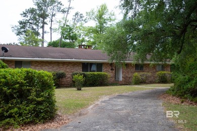 Welcome to this beautifully maintained 4-bedroom, 3-bath home - photo 3
