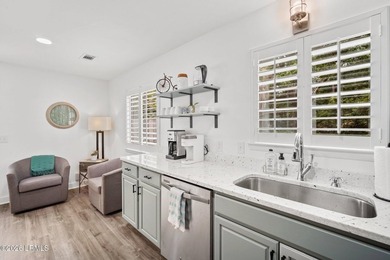 Located in Pigeon Point, this thoughtfully renovated 3-bedroom - photo 9
