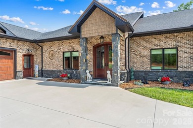 Experience ultimate luxury in this custom-built ranch home - photo 4