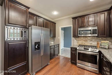Come see this wonderful two-story home with 4 bedrooms and a - photo 20