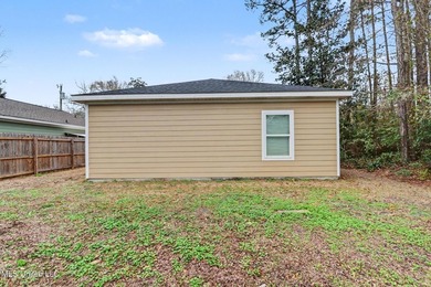 Modern construction. Added privacy. No flood insurance required - photo 25