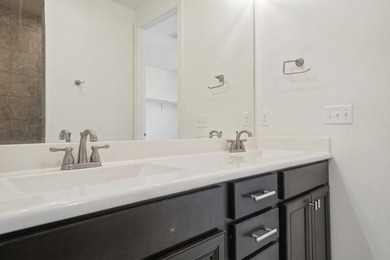 Best deal in Church Street Village! This 3 bedroom, 2.5 bath - photo 16