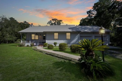 Suwannee River Home For Sale in Old Town Florida