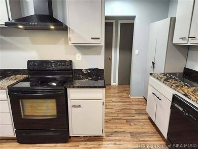 Completely remodeled in 2021 and move-in ready! This beautifully - photo 4