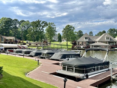 Enjoy easy, ground-level living in this beautifully maintained - photo 44