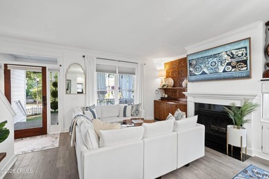 Spacious and versatile ~ this FIVE bedroom / 3 full bath - photo 7