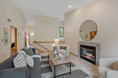 This sophisticated Glen Lake townhome is nestled in a quiet - photo 4