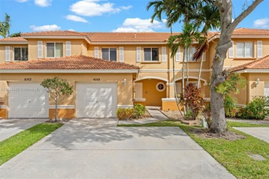 Lake Townhome/Townhouse For Sale in West Palm Beach, Florida