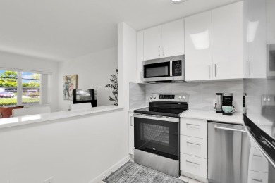 Lake Condo For Sale in Boca Raton, Florida