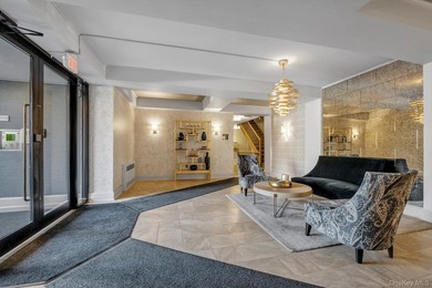 Beautiful 1 Bedroom 1 Bath in the Heart of Great Neck with newly - photo 12