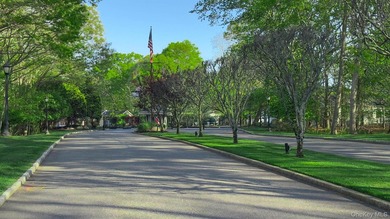 Welcome to easy, low-maintenance living in this well-maintained - photo 2