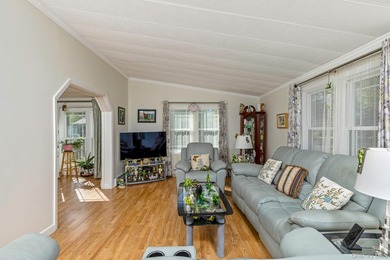 Welcome to easy, low-maintenance living in this well-maintained - photo 6