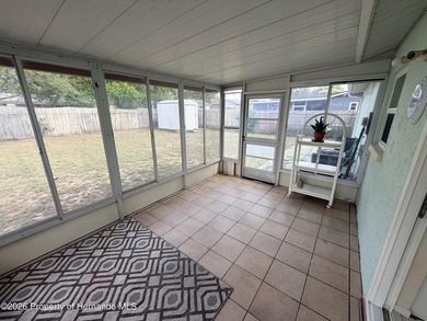 Nicely maintained 2 bedroom, 1.5 bath home located on a quiet - photo 11