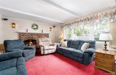 Welcome to this beautiful 4-bedroom, 2.5-bath Colonial located - photo 10