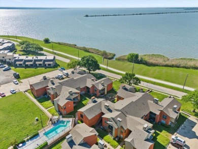 Lake Condo For Sale in Garland, Texas