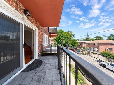 Rare Boutique Duplex Condo in Prime Queens! Offering an - photo 12