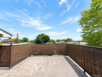 Rare Boutique Duplex Condo in Prime Queens! Offering an - photo 15