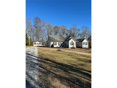 Lake Russell Home For Sale in Iva South Carolina