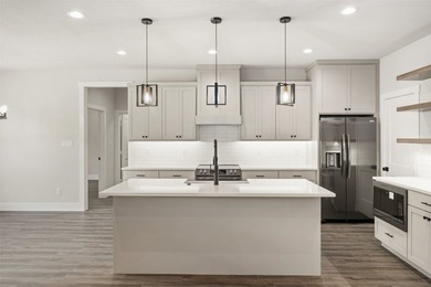 Welcome to this stunning new construction home located in Cedar - photo 11