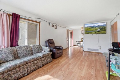 Nice twin home situated on a large corner lot, ideal for - photo 2