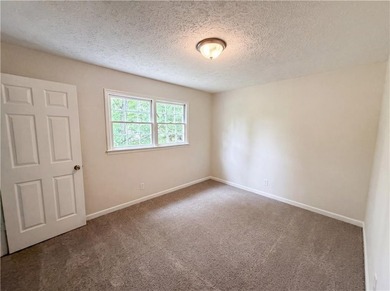 Welcome home to this charming home Featuring an inviting - photo 15