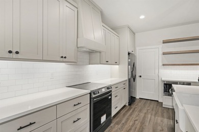 Welcome to this stunning new construction home located in Cedar - photo 15