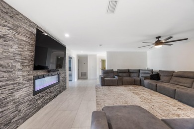 Stunning Newly Renovated Waterfront Coastal Retreat, Just - photo 9