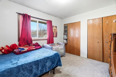 Nice twin home situated on a large corner lot, ideal for - photo 10
