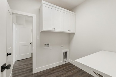 Welcome to this stunning new construction home located in Cedar - photo 27