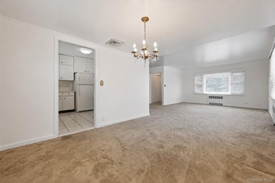 Enjoy the best of the LONG BEACH LIFESTYLE in this SPACIOUS - photo 8